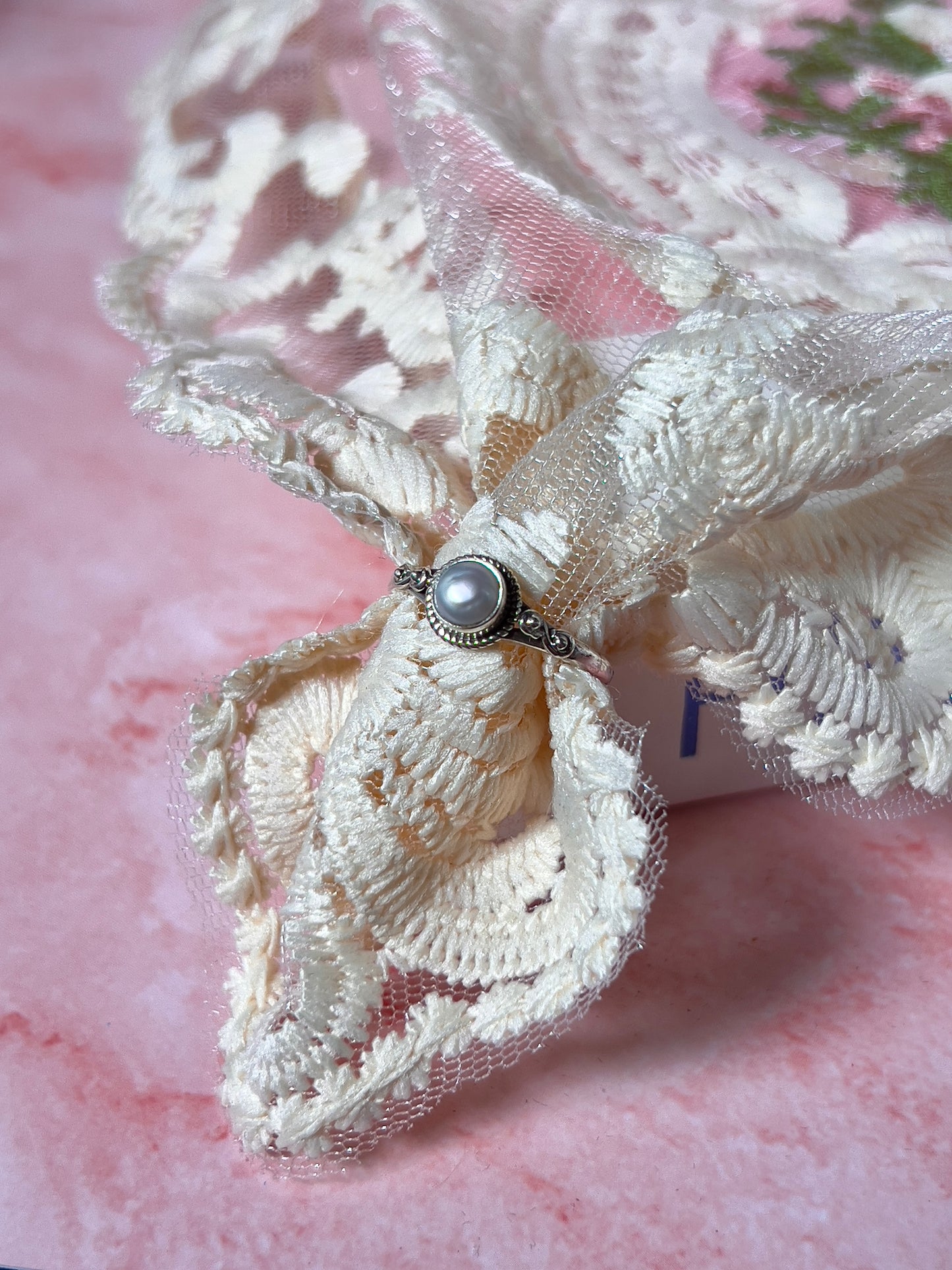 Shell Vintage Style Ring Size 9