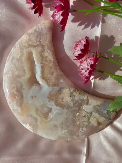 Statement Flower Agate Moon on Stand