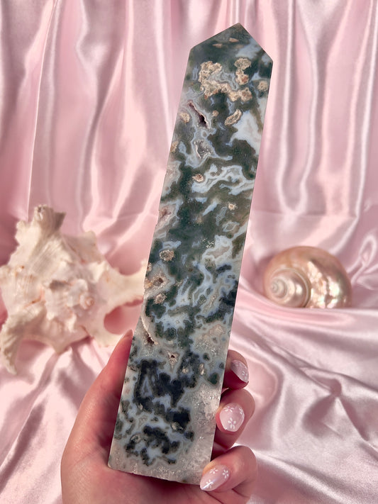Statement Moss Agate Tower